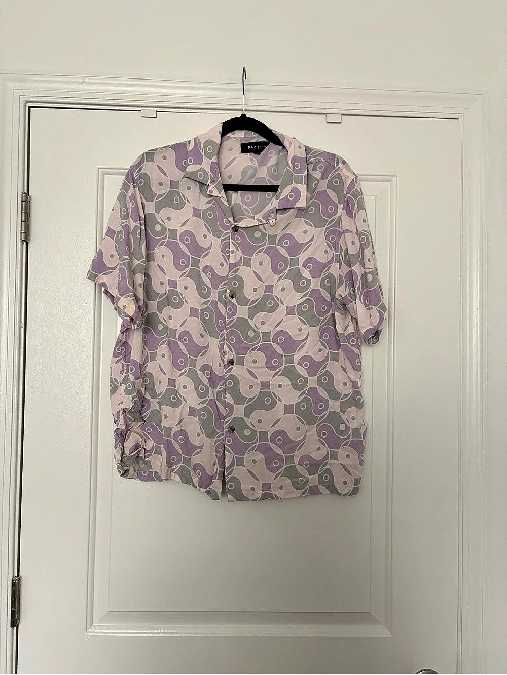 PacSun Men’s M Pastel Yin Yang Short Sleeve Button Up Shirt